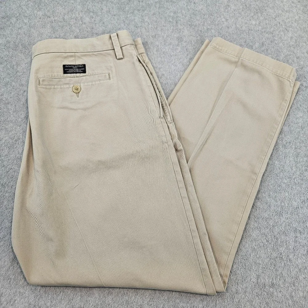 Banana Republic Gavin Chino Mens 34x30 Khaki Tan Straight Leg Cotton Pants
